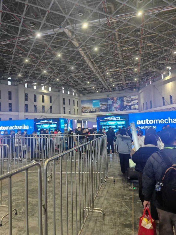 Automechanika Shanghai international exhibition team