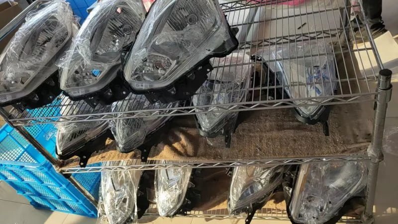 Headlight for Suzuki Swift 2018 factory 35320-52R40